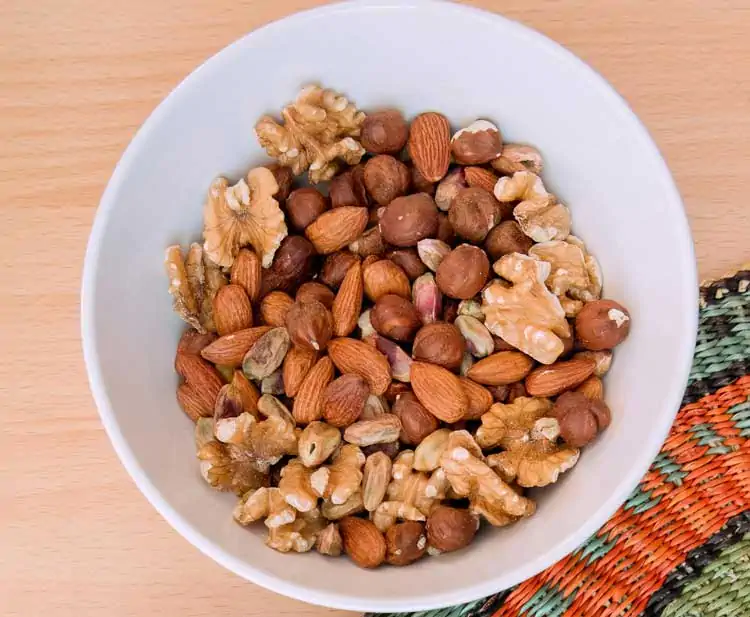 Gli alimenti del buonumore: frutta secca