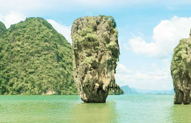 Formazioni calcaree dell'isola di Koh Yao Yai in Thailandia Formazioni calcaree dell'isola di Koh Yao Yai in Thailandia