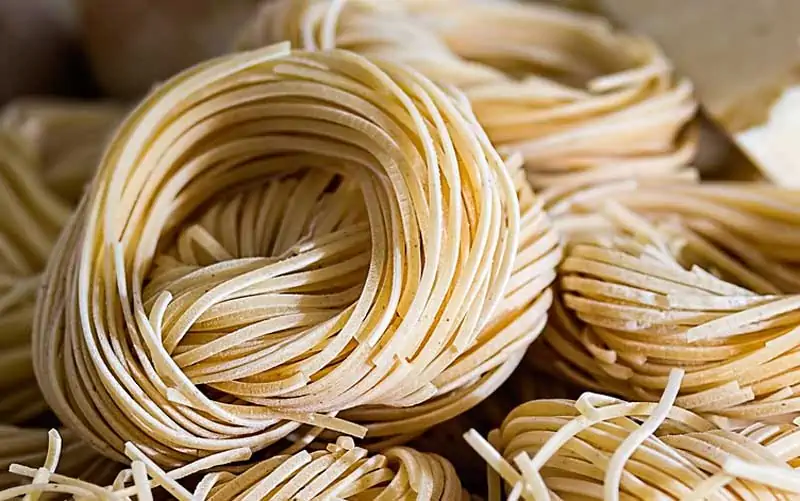 Pasta con evidenti impurità (puntini neri)