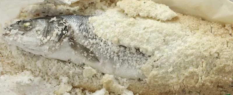 Branzino cotto sotto sale