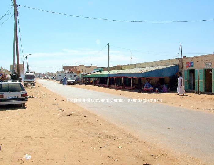 Mauritania: viaggio in Africa -  Route de l'Espoir, strada che attraversa il paese da ovest a est per oltre 1100 km
