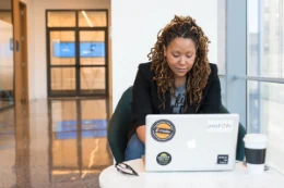 Come portare più calma ed equilibrio nella tua vita digitale