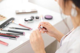 Skin longevity: i migliori oli naturali per struccare e rigenerare la pelle