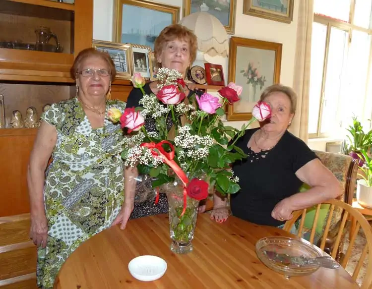 Mazzo di rose in vaso