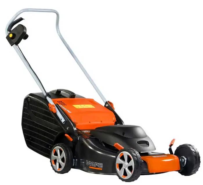 Tosaerba in funzione